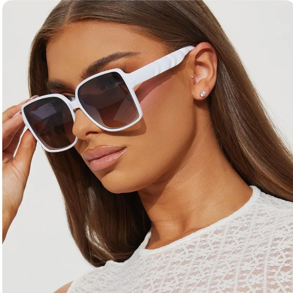 Women’s Sunglasses, Y2K, 90’s, Trendy, Pool Party Beach Vacation Accessory NWT